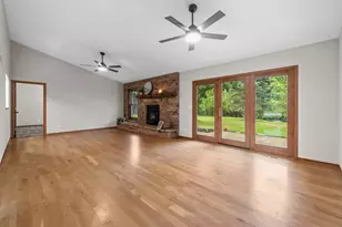 5589 Kengary Ct, Hartford, WI 53086 - Photo 9