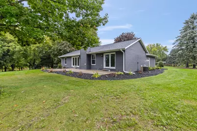5589  Kengary Ct, Hartford, WI 53086 - Photo 25