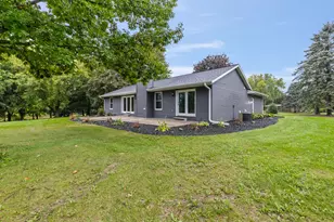 5589 Kengary Ct, Hartford, WI 53086 - Photo 25