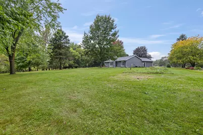 5589  Kengary Ct, Hartford, WI 53086 - Photo 27