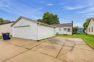 2409 S 64th St, West Allis, WI 53219 - Photo 15