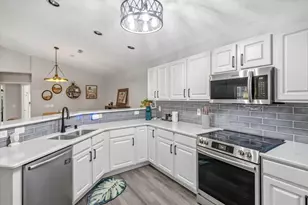 N30W23082 Pineview Way, Pewaukee, WI 53072 - Photo 11