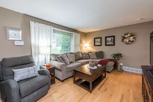 21349 121st St, Bristol, WI 53104 - Photo 5