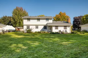 1135 Wisteria Ln, Waukesha, WI 53189 - Photo 33