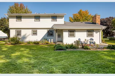 1135  Wisteria Ln, Waukesha, WI 53189 - Photo 31