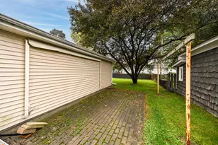 2047 S 86th St, West Allis, WI 53227 - Photo 37