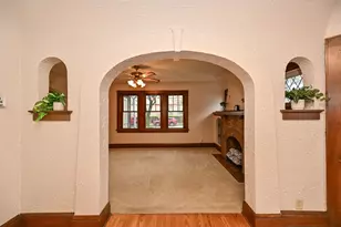 2047 S 86th St, West Allis, WI 53227 - Photo 17