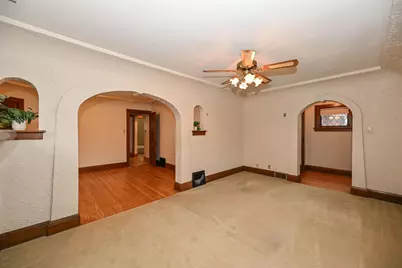 2047 S 86th St, West Allis, WI 53227 - Photo 15