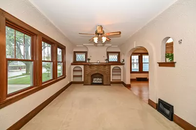2047 S 86th St, West Allis, WI 53227 - Photo 13