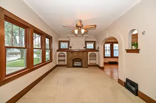 2047 S 86th St, West Allis, WI 53227 - Photo 13