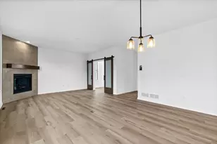 N174W20660 Laurel Springs Cir, Jackson, WI 53037 - Photo 11