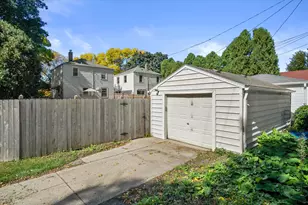 3476 S Ahmedi Ave, Milwaukee, WI 53207 - Photo 25