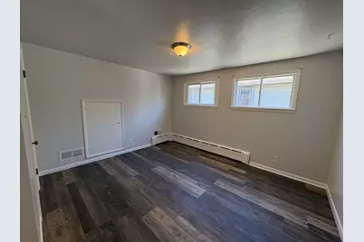 1017 E Pearson St, Milwaukee, WI 53202 - Photo 11