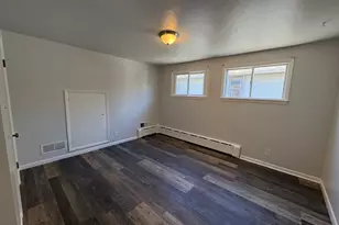 1017 E Pearson St, Milwaukee, WI 53202 - Photo 11