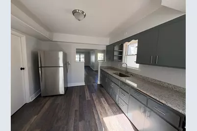 1017 E Pearson St, Milwaukee, WI 53202 - Photo 5