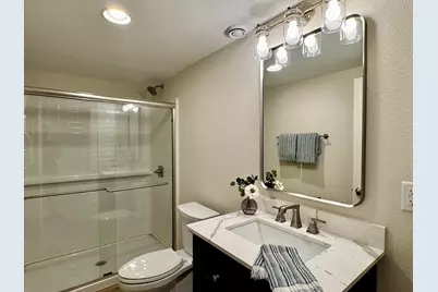 493  Sutherland Cir, Oconomowoc, WI 53066 - Photo 25