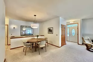 493 Sutherland Cir, Oconomowoc, WI 53066 - Photo 9