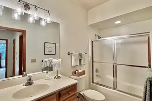 493 Sutherland Cir, Oconomowoc, WI 53066 - Photo 19
