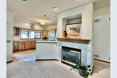 493  Sutherland Cir, Oconomowoc, WI 53066 - Photo 7