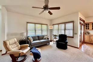 493 Sutherland Cir, Oconomowoc, WI 53066 - Photo 9