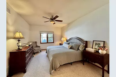 493  Sutherland Cir, Oconomowoc, WI 53066 - Photo 13
