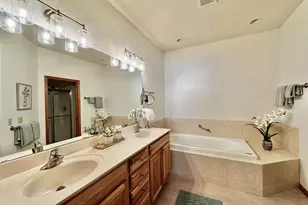 493 Sutherland Cir, Oconomowoc, WI 53066 - Photo 15