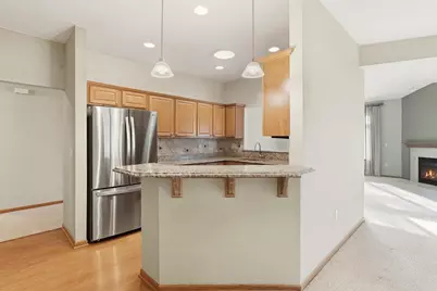 5364 S Butterfield Way, Greenfield, WI 53221 - Photo 7
