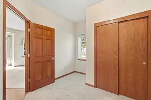 5364 S Butterfield Way, Greenfield, WI 53221 - Photo 15