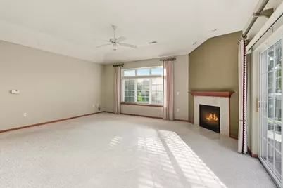 5364 S Butterfield Way, Greenfield, WI 53221 - Photo 3
