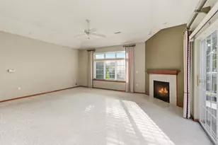 5364 S Butterfield Way, Greenfield, WI 53221 - Photo 3