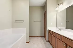 5364 S Butterfield Way, Greenfield, WI 53221 - Photo 19