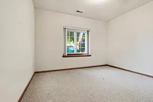 5364 S Butterfield Way, Greenfield, WI 53221 - Photo 13