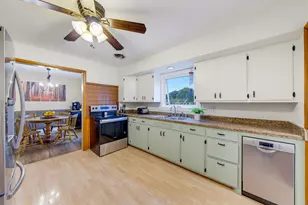 739 N Moreland Blvd, Waukesha, WI 53188 - Photo 7