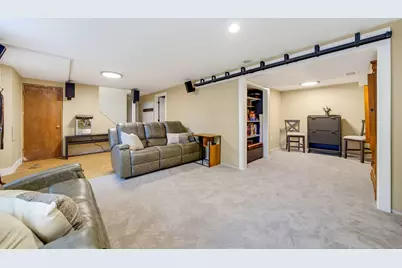 739 N Moreland Blvd, Waukesha, WI 53188 - Photo 11