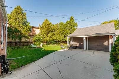 9220  Harding Blvd, Wauwatosa, WI 53226 - Photo 33