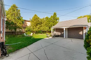 9220 Harding Blvd, Wauwatosa, WI 53226 - Photo 33