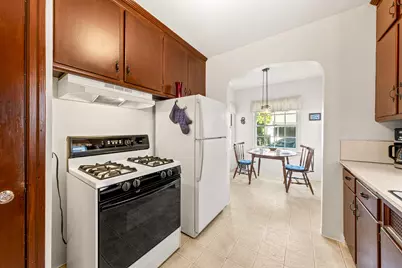 9220  Harding Blvd, Wauwatosa, WI 53226 - Photo 17