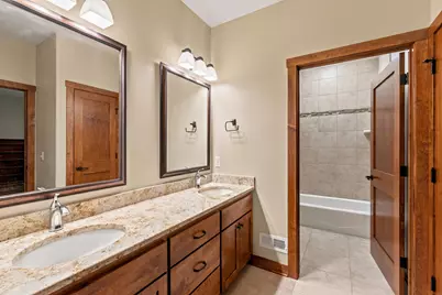 11542 N Creekside Ct, Mequon, WI 53092 - Photo 21