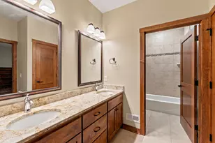 11542 N Creekside Ct, Mequon, WI 53092 - Photo 21