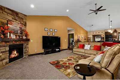 360  Lakewood St, West Salem, WI 54669 - Photo 9