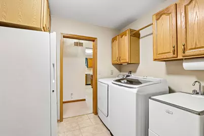 462  Deerwood Ct, Grafton, WI 53024 - Photo 15