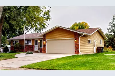 521 W Ryder St, Jefferson, WI 53549 - Photo 3