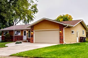 521 W Ryder St, Jefferson, WI 53549 - Photo 3