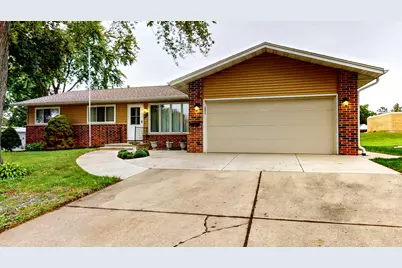 521 W Ryder St, Jefferson, WI 53549 - Photo 1