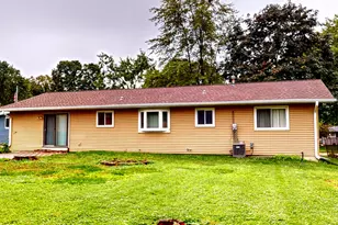 521 W Ryder St, Jefferson, WI 53549 - Photo 5