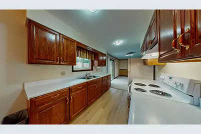 521 W Ryder St, Jefferson, WI 53549 - Photo 17
