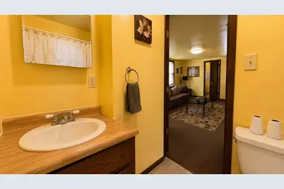 2375 S 16th St #2377, Milwaukee, WI 53215 - Photo 7