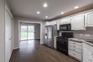 1351 Lauderdale Pl, Onalaska, WI 54650 - Photo 9