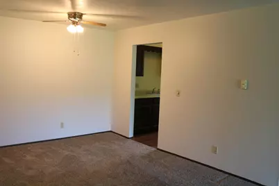 629  Westridge Dr #6, West Bend, WI 53095 - Photo 7