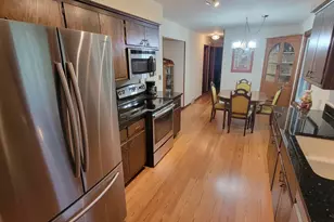 21825 Oakmont Ln, Brookfield, WI 53045 - Photo 9